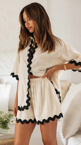 Beige Contrast Edge Short Sleeves Tee