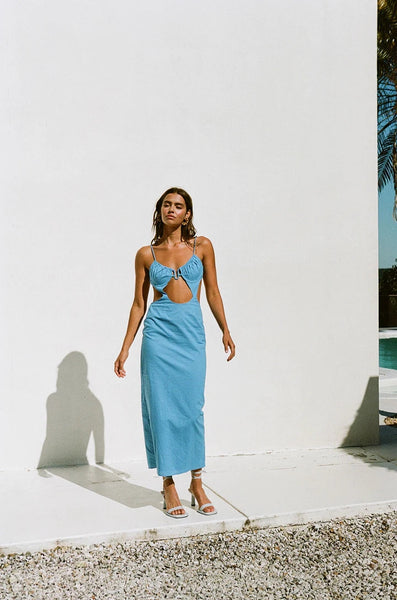 Blue Solid Sleeveless Midi Dress