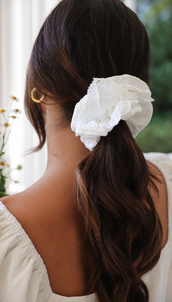 Leighton Scrunchy