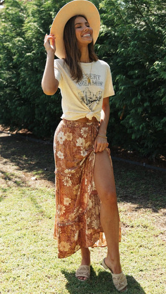 Desert Graphic Knot Cropped Tee