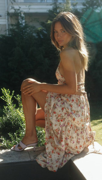 Delicate Floral Backless Maxi Dress