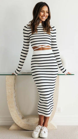 White Long Sleeves Crop Top
