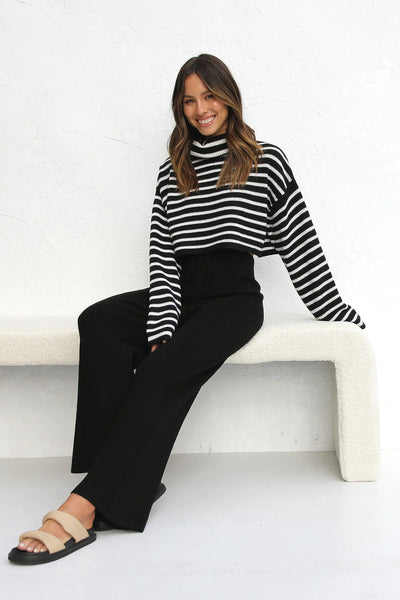 Black Striped Knit Long Sleeves Crop Top