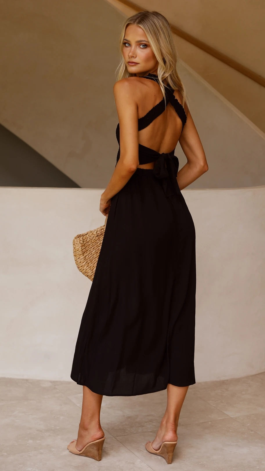 Black Minimal Sleeveless Midi Dress